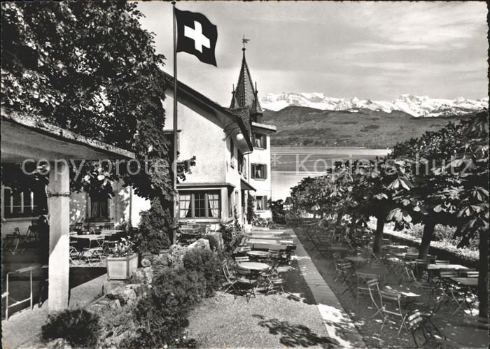 11635553 Meilen Hoehenrestaurant Luft Gartenterrasse Schweizer Flagge Zuerichsee