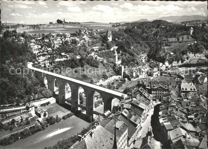 11646401 Fribourg FR Schoenberg Pont de Zaehringen et Pont suspendu