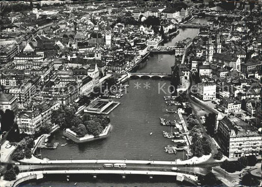 11640956 Zuerich Quaibruecke mit Blick auf die Limmat Fliegeraufnahme