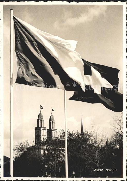 11650028 Zuerich Stadtkirche Flaggen