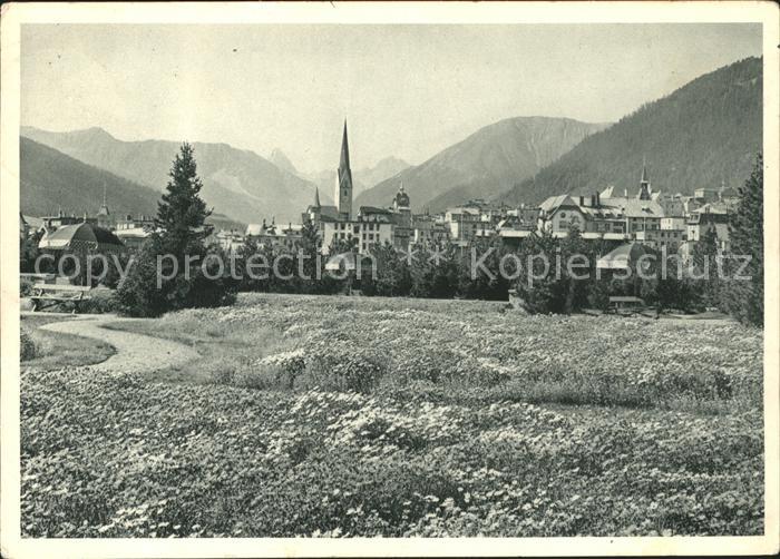 11647671 Davos GR Ortsansicht mit Kirche Luftkurort Sommerwiese