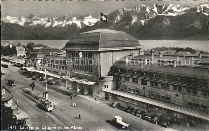 11660679 Lausanne VD La gare et les Alpes