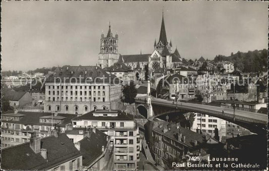 11660808 Lausanne VD Pont Bessières et la Cathédrale