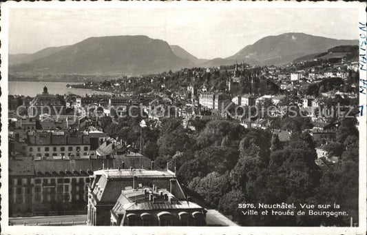 11664881 Neuchâtel NE Vue sur la ville et trouée de Bourgogne