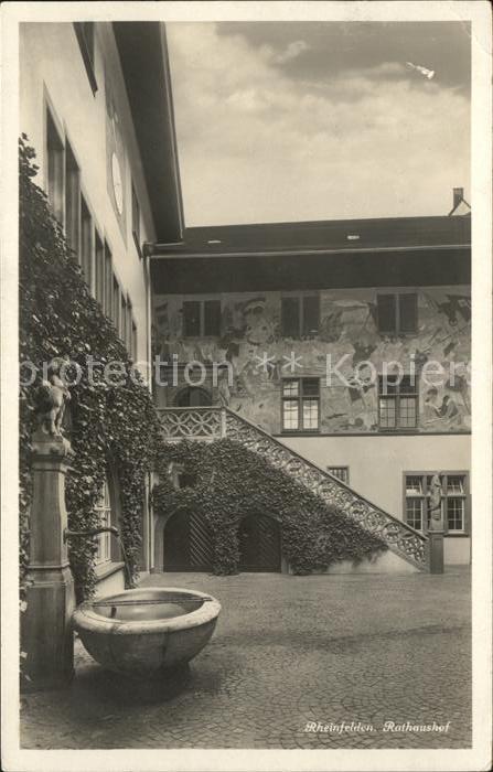 11667620 Rheinfelden AG Cour de la mairie avec fontaine