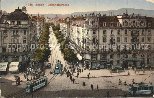 11667742 Zuerich Bahnhofstrasse Strassenbahnen