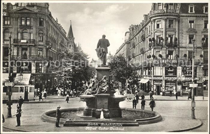 11670333 Zuerich Bahnhofplatz mit Alfred Escher Denkmal Zuerich