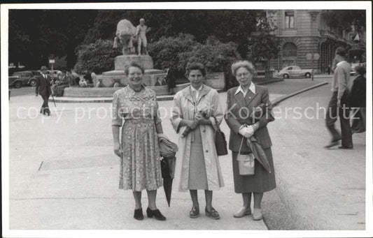 11670346 Zuerich Buerkliplatz Frauengruppe Zuerich