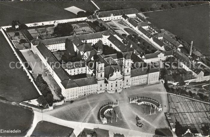 11673123 Photographie aérienne du monastère d'Einsiedeln SZ Einsiedeln SZ