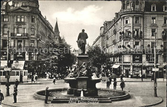 11673467 Zuerich Bahnhofsplatz Alfred Escher Denkmal Zuerich