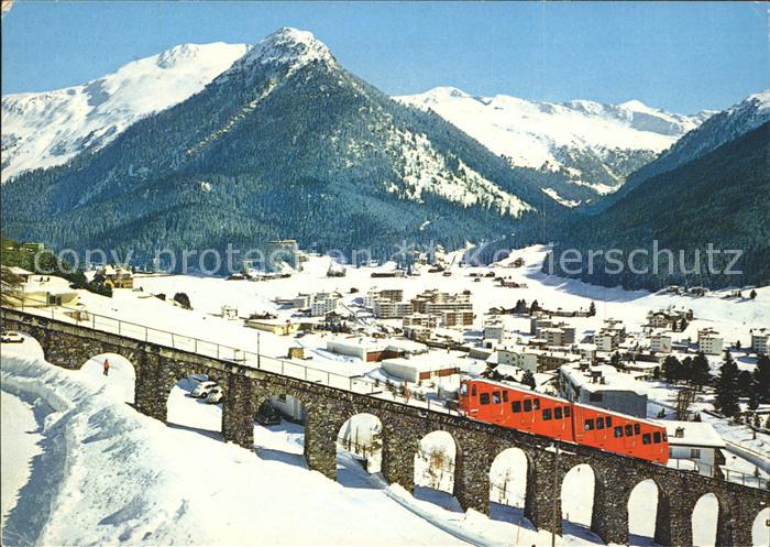 11692211 Davos GR Parsennbahn avec Rhaetikon Seehorn et Pischahorn Davos Platz