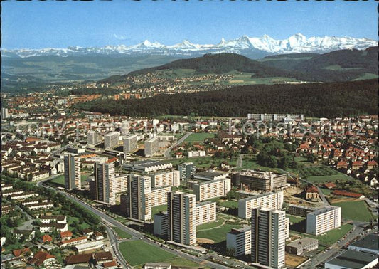 11703523 Bern BE Village du Tscharnergut avec les Alpes bernoises Berne