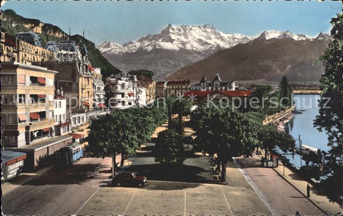 11732078 Montreux VD Jardin Anglais Place du Marché et les Dents du Midi Montreu