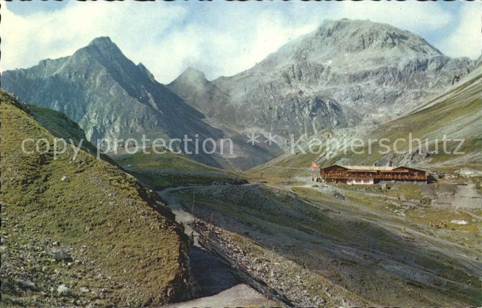 11780885 Davos GR Berghaus Strelapass mit Haupterkogel und Weissfluh Davos Platz