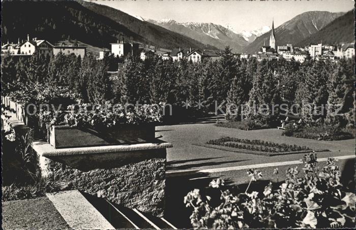 11781217 Davos GR Im Kurpark Tinzenhorn und Piz Michel Davos Platz