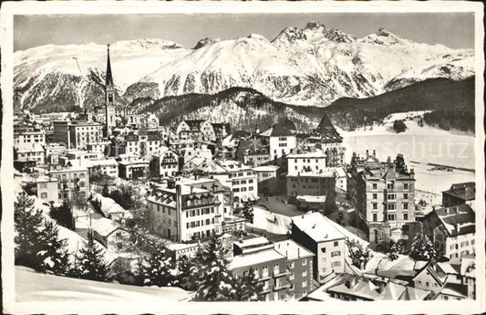 11781329 St Moritz GR Vue sur la ville de Saint-Moritz