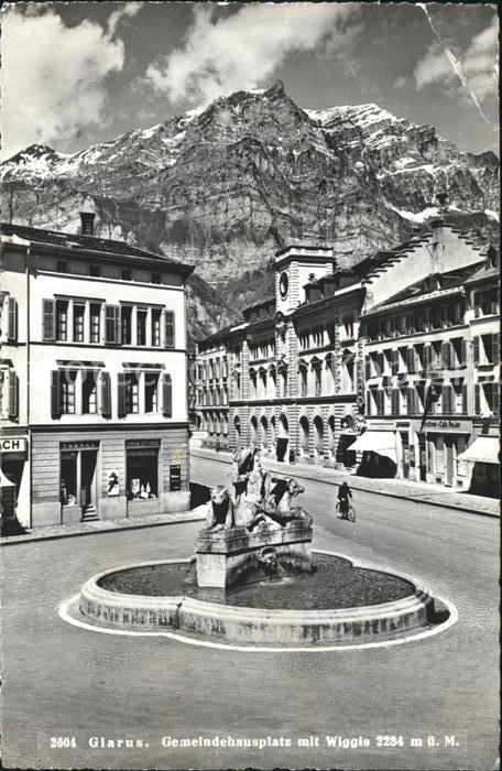 11758953 Glarus GL Place du centre communautaire avec Wiggis Glarus