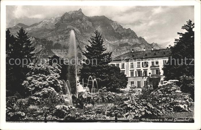 11751092 Glaris GL Volksgarten Fontaene avec Hôtel Glarnerhof Glaris