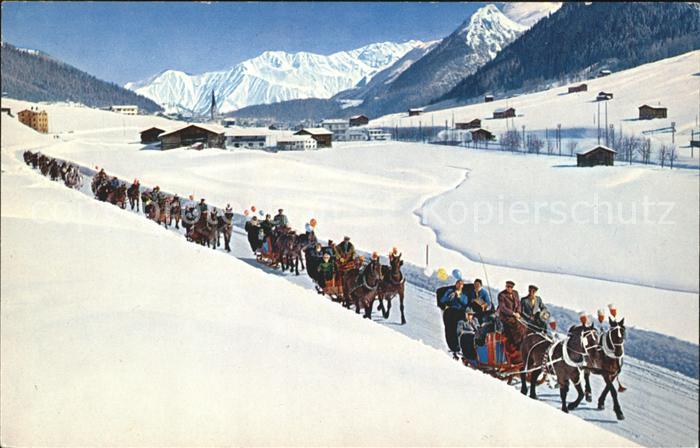 11773307 Davos GR Schlittenfahrt Blick auf Rhaetikonkette Seehorn Davos Platz