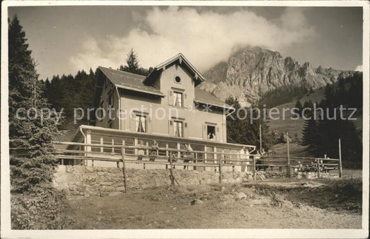 11773564 Glarus GL Hôtel Enfants Mme Glarus GL