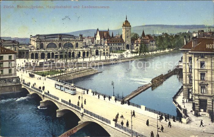 11778595 Gare centrale de Zurich Bahnhofbruecke et Musée national de Zurich