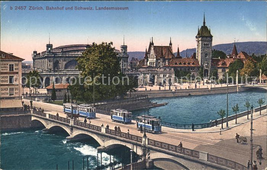 11778659 Gare de Zurich avec tramways du Musée national suisse de Zurich