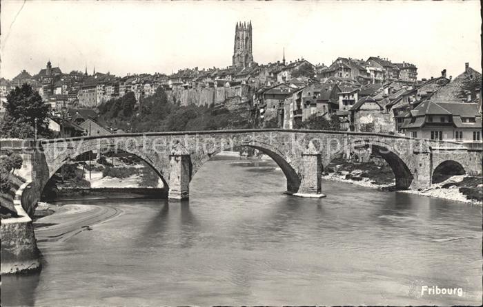 11773687 Fribourg FR Pont du Milieu ou des Tisserands et Cathedrale Fribourg