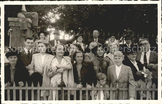 11774418 Bern BE Spectateurs du défilé du club de costumes traditionnels Berne