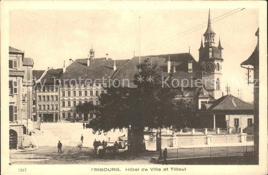 11757152 Fribourg FR Hôtel de Ville et Tilleul Fribourg