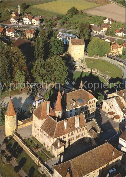 11856615 Avenches Schloss Amphitheater und Cigognier Fliegeraufnahme Avenches