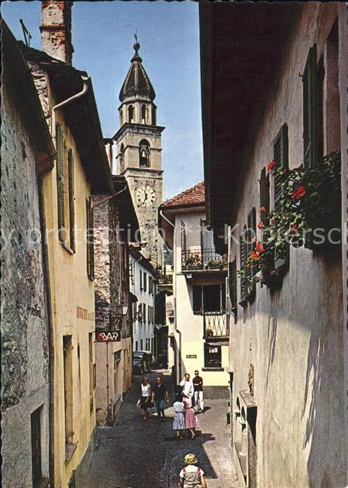 11879276 Ascona TI Vue de la rue de l'église d'Ascona