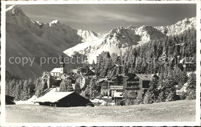 11962406 Arosa GR Vue sur la ville avec église Domaine de sports d'hiver d'Arosa