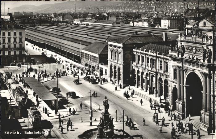 12020787 Zuerich Bahnhofplatz Monument Zuerich