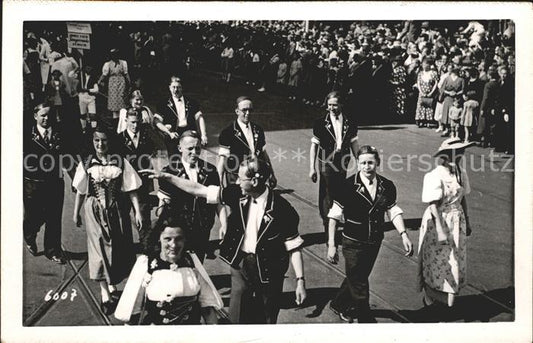 12009246 Zuerich Saechselaeuten Défilé de la Fête du Printemps Zuerich