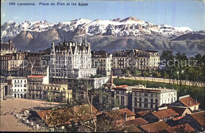 12050574 Lausanne VD Place du Flon et les Alpes Lausanne