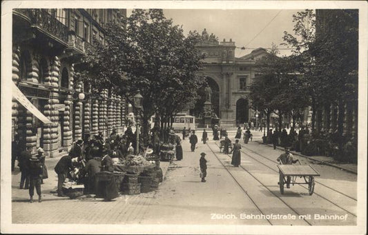 11242836 Zuerich Bahnhofstrasse Bahnhof Strassenbahn Zuerich