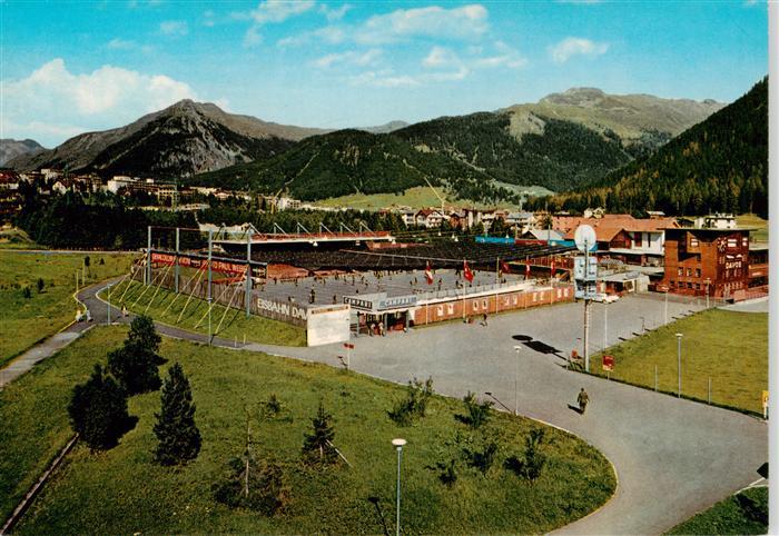 13880832 Davos GR Patinoire avec vue sur Rhaetikon Seehorn et Pischahorn Davos G