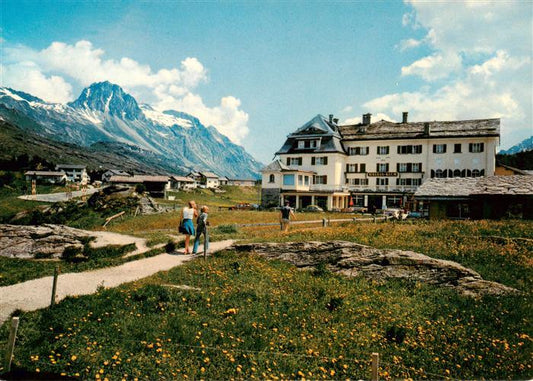 13914624 Maloja_GR Kulmhotel mit Piz Lagrev