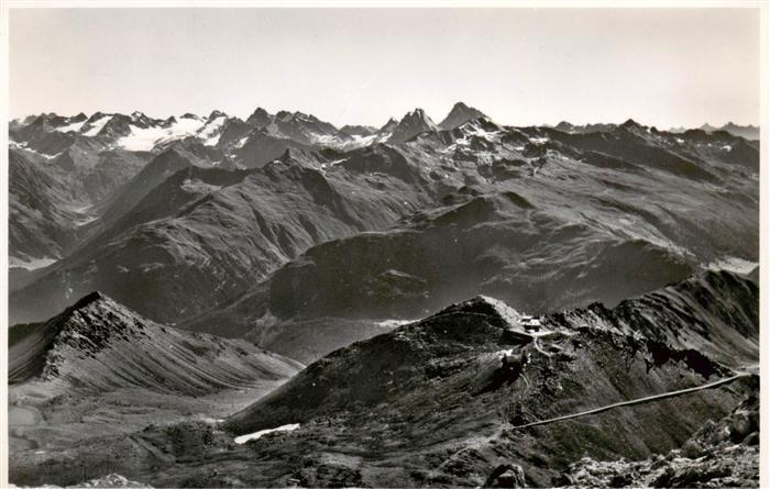 13918557 Piz_Linard_3414m_Filisur_GR Blick vom Weissfluhgipfel auf Pischahorn mi