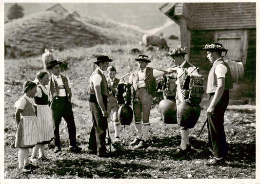 13926235 Appenzell_IR Auf der Alp Schaelleschoettle