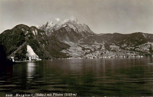 13931474 Hergiswil_Vierwaldstaettersee Blick gegen Pilatus