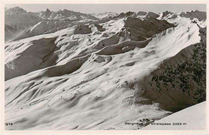 13932036 Strelapass_2350m_Davos_GR Panorama Bergwelt Koerbshorngebiet