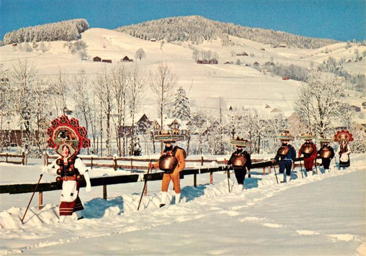 13931843 Urnaesch_AR Appenzeller Brauchtum Klausengruppe Trachten Winterlandscha