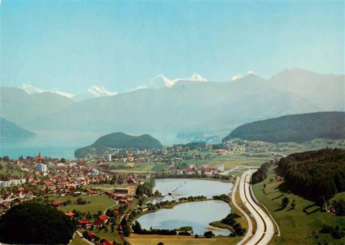 13950769 Spiez_Thunersee_BE Fliegeraufnahme mit Autobahnende Hamburg_Spiez