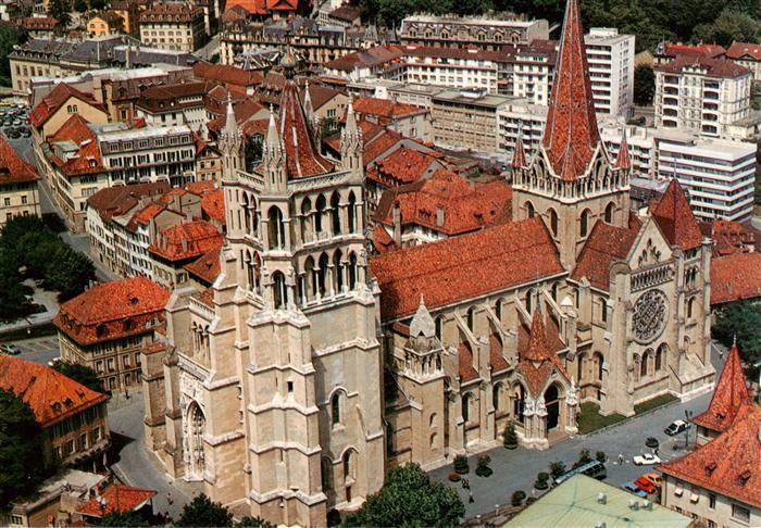 13956842 LAUSANNE_VD La Cathédrale Vue aérienne