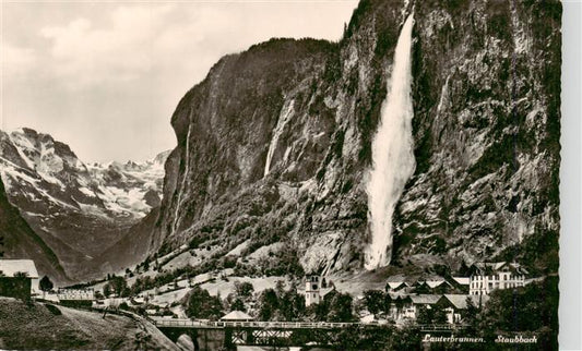 13960469 Lauterbrunnen_BE mit Staubbach Wasserfall