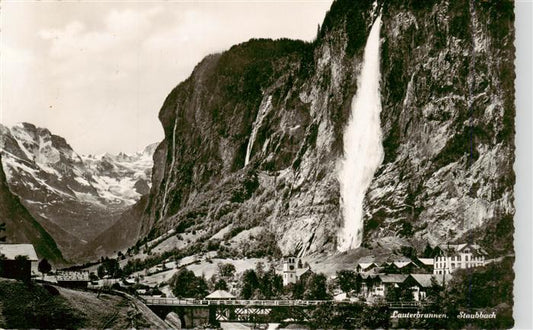 13960472 Lauterbrunnen_BE mit Staubbach Wasserfall