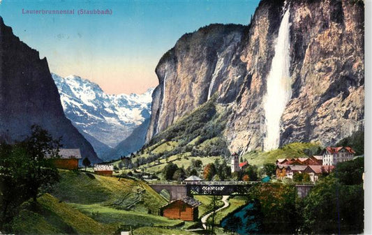 13960479 Lauterbrunnental mit Staubbach Wasserfall