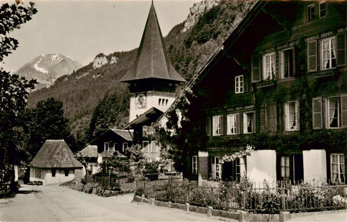 13960652 Meiringen_BE Quartier du village avec église