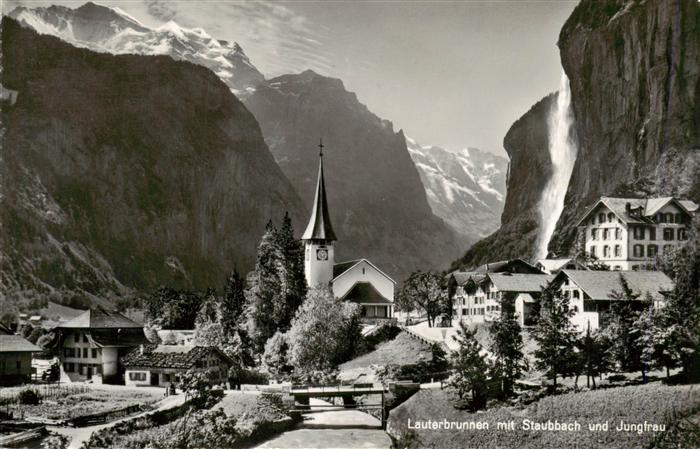 13960669 Lauterbrunnen_BE avec cascade du Staubbach et Jungfrau